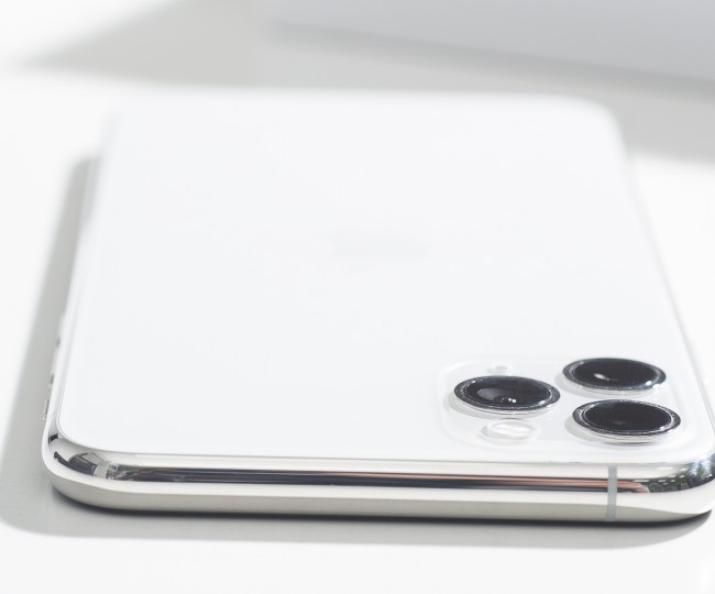 Folosit iPhone 11 Pro Max 256gb, argintiu (MWH52).